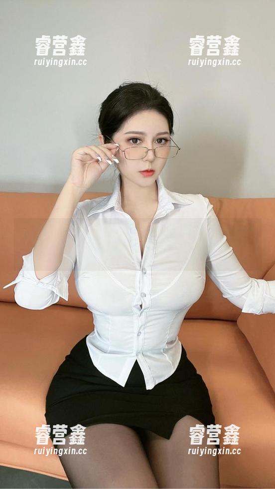 120斤的小王同学 微密圈 - 看!120斤的小王同学的蕾丝包臀裙图集,全网最美,下载不后悔!