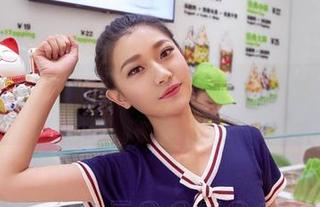 AISS爱丝(黄金版) – 夜幕降临，亚美依全套万圣节写真在等待你的到来！