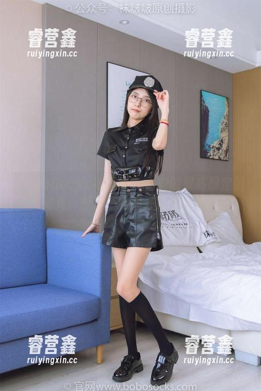 BoBoSocks袜啵啵-小安 BoBoSocks袜啵啵 - 小安的双高跟定制写真:是鞋子抢镜还是我太美?