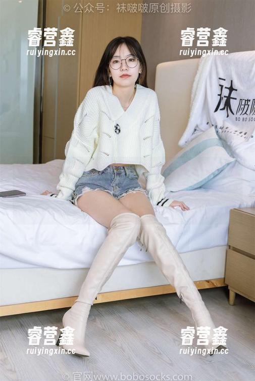 BoBoSocks袜啵啵-甜甜圈 BoBoSocks袜啵啵 - 定制写真之甜甜圈的厚白丝,简直是完美诠释‘眼前一亮’!