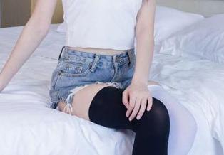 BoBoSocks袜啵啵 – 看完糯米的长靴写真，我的心情波动得有点恍惚