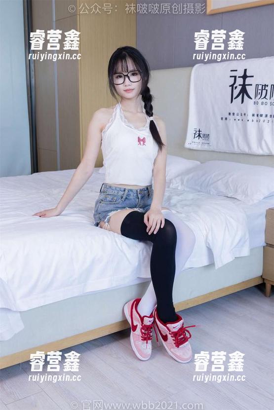 BoBoSocks袜啵啵-糯米 BoBoSocks袜啵啵 - 看完糯米的长靴写真,我的心情波动得有点恍惚