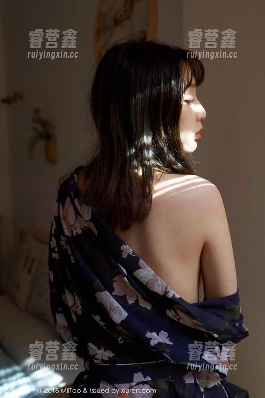 MiiTao蜜桃社-珍妮Jeane MiiTao蜜桃社 - 分享珍妮Jeane的短裙趣事,谁说穿短裙只是一种风格?