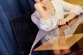 PANS写真 – 果果新模试镜–精选图集，照片里太多情绪，我的心态却跟不上，尴尬得很。