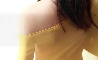 ROSI居家美图合集来袭，这些瞬间真的让我感到心里痒痒的