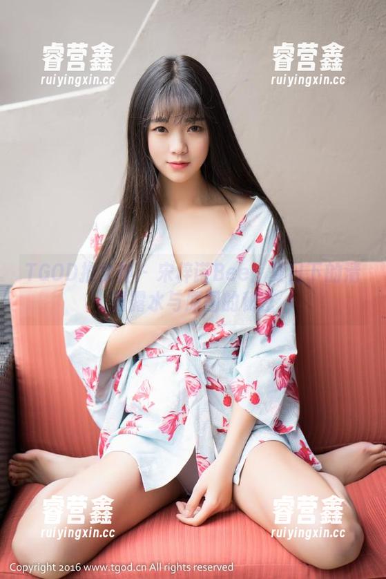 TGOD推女神-宋梓诺Bee TGOD推女神 - 宋梓诺Bee:夏日下的清晨露水与原图的秘密