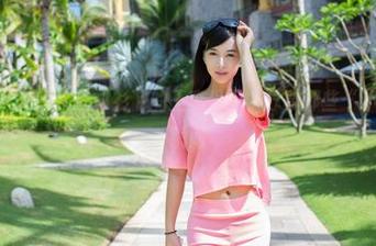TuiGirl推女郎 – 白衬衫下的王李丹尼，分享那些“不一样”的瞬间