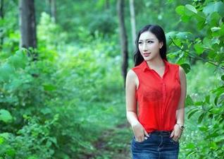 TuiGirl推女郎 – 赵惟依油亮：下载一份闪亮的日常，给你的生活来点调味。