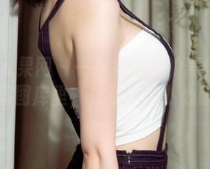 UGirls尤果网 – 一只香蕉船的黑丝：在高清图库里，找到你的小心脏