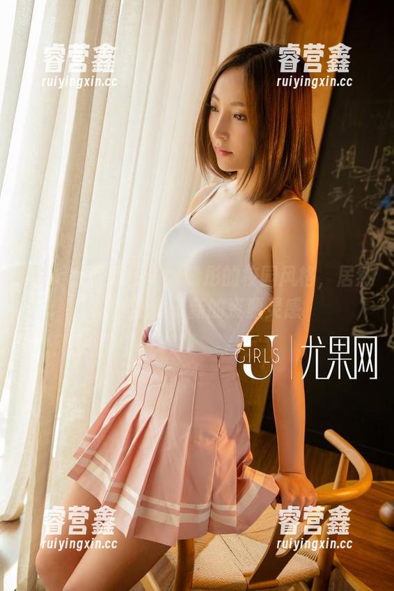 UGirls尤果网 - 谭晓彤的校园风格，居然让我找到了新的资源灵感