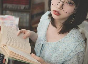 Uhye(이유혜)丝袜之旅，下载她的套图，来一场视觉上的小冒险！
