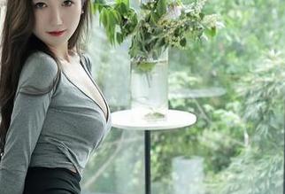 Xiuren秀人网 – 天台小海臀Rena的图集，精选一瞬之间无尽的故事与情感