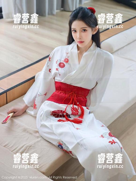 Xiuren秀人网-杨欣欣 Xiuren秀人网 - 杨欣欣的甜心图片合集:眼看就要长蛀牙!