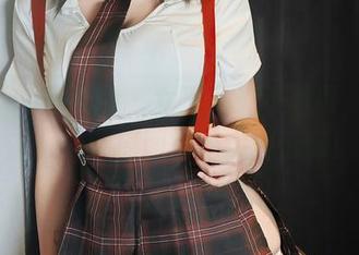 Xiuren秀人网 – 女王圣光不需要，王馨瑶Yanni原图真是实力演绎！