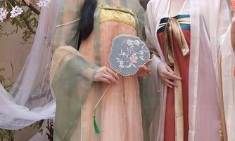 Xiuren秀人网 – 走近黎苏苏：裸足写真背后的那些照相故事