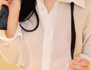 YouMi尤蜜荟 – 见证乔漫妮mina在浴室的变身：精选写真教你怎么在水雾中迷人！