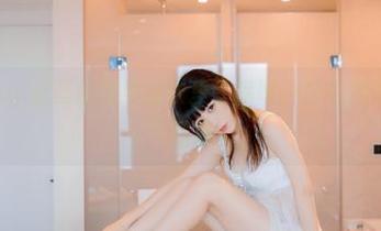 在usejan蓝蓝的薄纱睡衣里，品味一份唯美的写真作品集