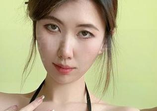 微密圈 – 乙醇子的全套白丝图片，让你感受‘丝袜’与‘酒意’的完美融合！