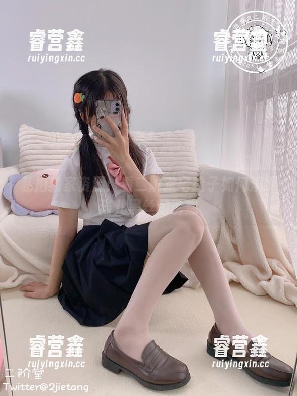 私拍独家资源：看二阶堂宅绘子如何演绎猫儿黑丝的诱惑