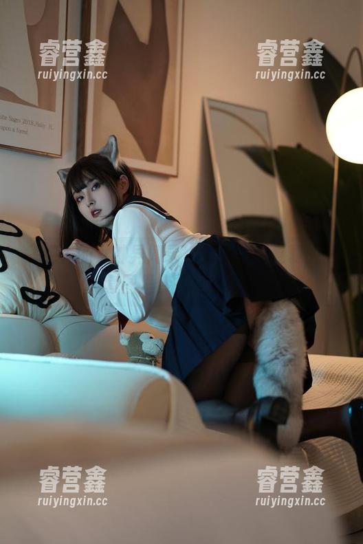 你夏夏 高卷杏的女神异闻录,竟然在你夏夏的写真套图里变得更加可爱?