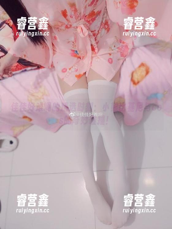 佳佳好难啊 佳佳好难啊的精选时刻:小熊比基尼与cos的奇妙碰撞!