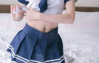冬天的黑丝JK裙，兔玩映画写真更新，感受一丝不羁的冷风和温暖的光影！