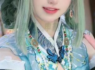 千阳快起床=美丽，申鹤=惊艳，这cos简直让人心动不已。