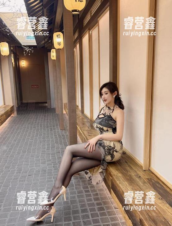 微密圈 - 周妍希夏日套图：清热解暑的完美选择，快来下载吧，别拖了！