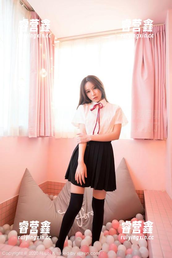 嗲囡囡-潘琳琳ber 嗲囡囡 - 潘琳琳ber与她的吊带精选写真,随意间流露出的性感气息,你感受到了吗?