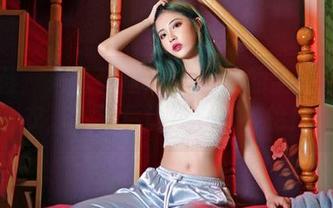 嗲囡囡 – 来看看鱼子酱fish的全套白色内衣，下载后让你心旷神怡！
