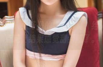 头条女神 – 张译丹的纯白写真，给光线加点糖，结果感觉甜到腻了。