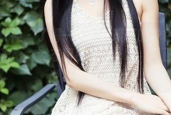 头条女神 – 了解一下！萌琪琪的粉色写真集，光影、姿态和那种……咳，反正有种说不清的感觉