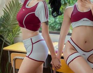 奈汐酱Nice的定制礼服写真：光线打在她身上，每个角度都有点故事