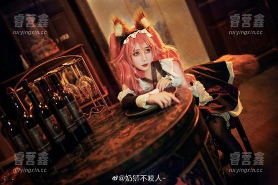 奶狮不咬人新作来袭，赫萝写真让你忍不住气喘吁吁