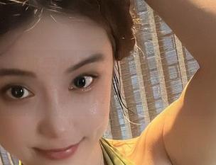 微密圈 – 奶雯的居家定制图集：把每一根线条都拍得好有氛围！