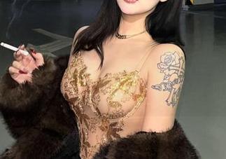 微密圈 – 看到小优优子的私房居家作品，我突然觉得自己的沙发好单调…