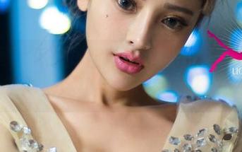 尤果网 – 颜爱泽全套体操服写真：光影交错间，运动与美的完美共振。