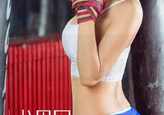 尤果网 – 黛斯羽毛衣的柔软时刻：原图与资源的奇妙碰撞