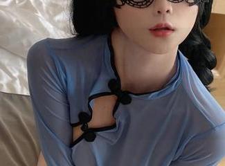 微密圈 – 快来下载无欲无求的推土君的连体衣，这黑色镂空—是你衣柜里的‘必备’吗？