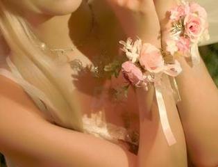 回看晓美妈的全套豹纹：一场身体的野性庆典