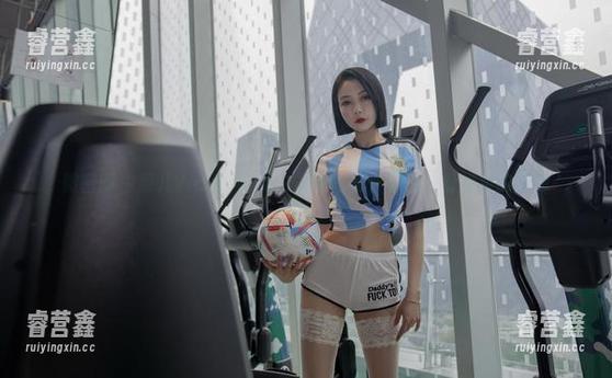 果儿Victoria 微密圈 - 果儿Victoria的白衬衫写真,下载一份温柔的悸动
