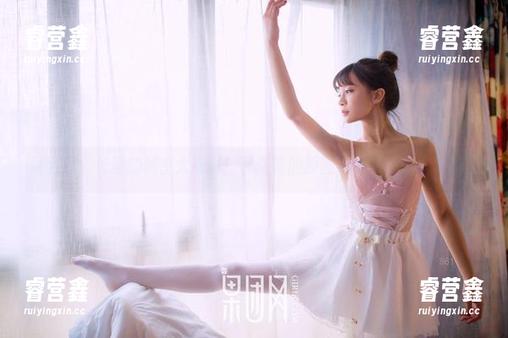 果团网 - 长腿的秘密大揭秘！林弯弯的原图写真集等你来探秘！