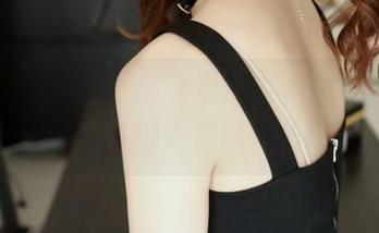 梦丝女神 – 当莹仙女遇上礼服，原图可真是耐人寻味！