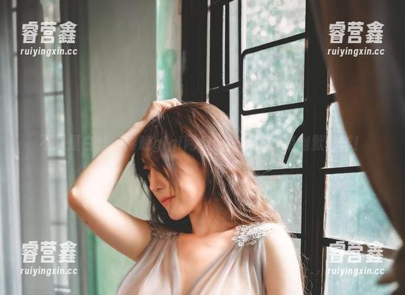 不只是白丝，樱晚gigi网盘合集带你畅游幽默海洋！