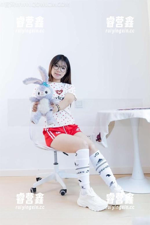 物恋传媒-案例猫耳 物恋传媒 - 校服幻影:案例猫耳的高清写真集让人想起那些年!