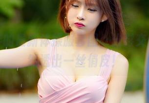 王羽杉的最新体操服套图，光影交错中竟然透出一丝俏皮！