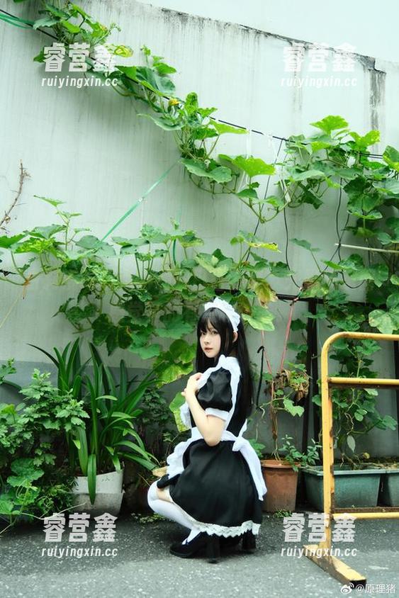 白莉爱吃巧克力 白莉爱吃巧克力的明日香图集,光影交织间感觉真的有点暧昧诶。
