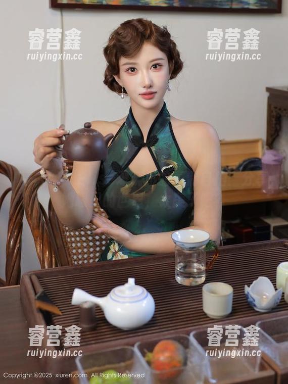 秀人网 - Elise谭晓彤的高清自拍：分享她眼里的世界，太美了吧？