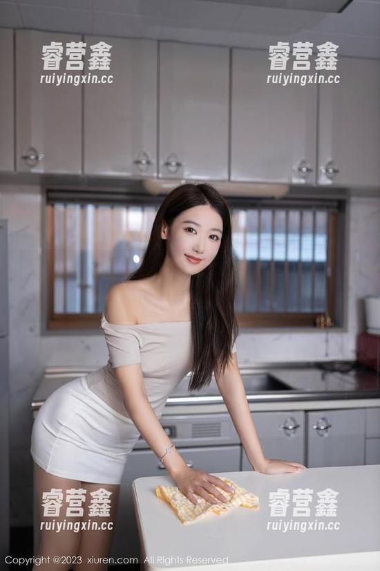 秀人网-Emily顾奈奈酱 秀人网 - 刚出浴室的Emily顾奈奈酱:免费图片送你洗澡时的快乐!