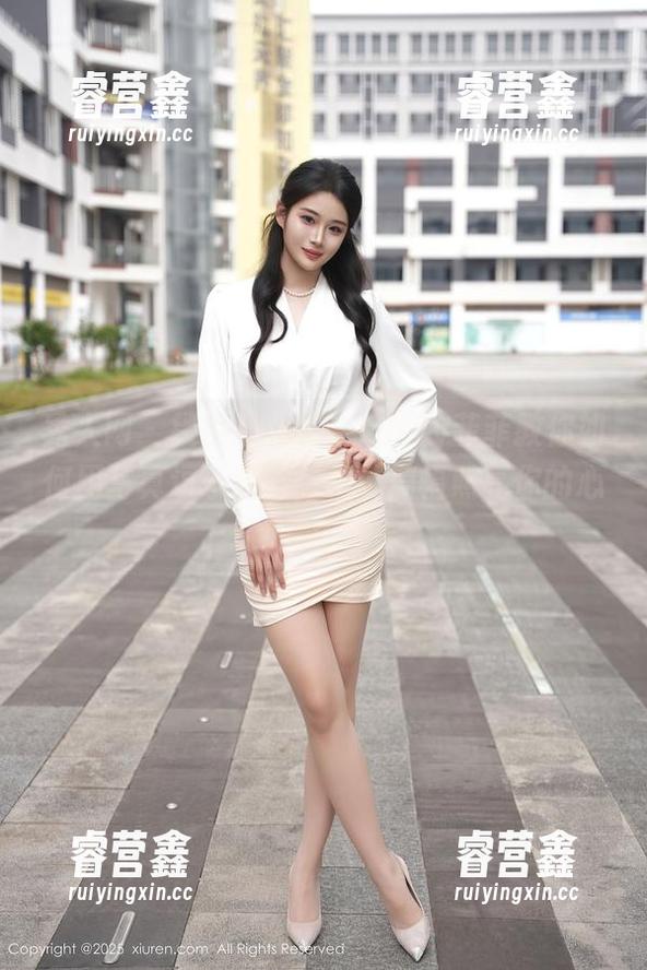 秀人网-Luffy菲菲 秀人网 - 镂空的秘密:Luffy菲菲教你如何用写真逗乐自己,精选篇幅照亮你的心!